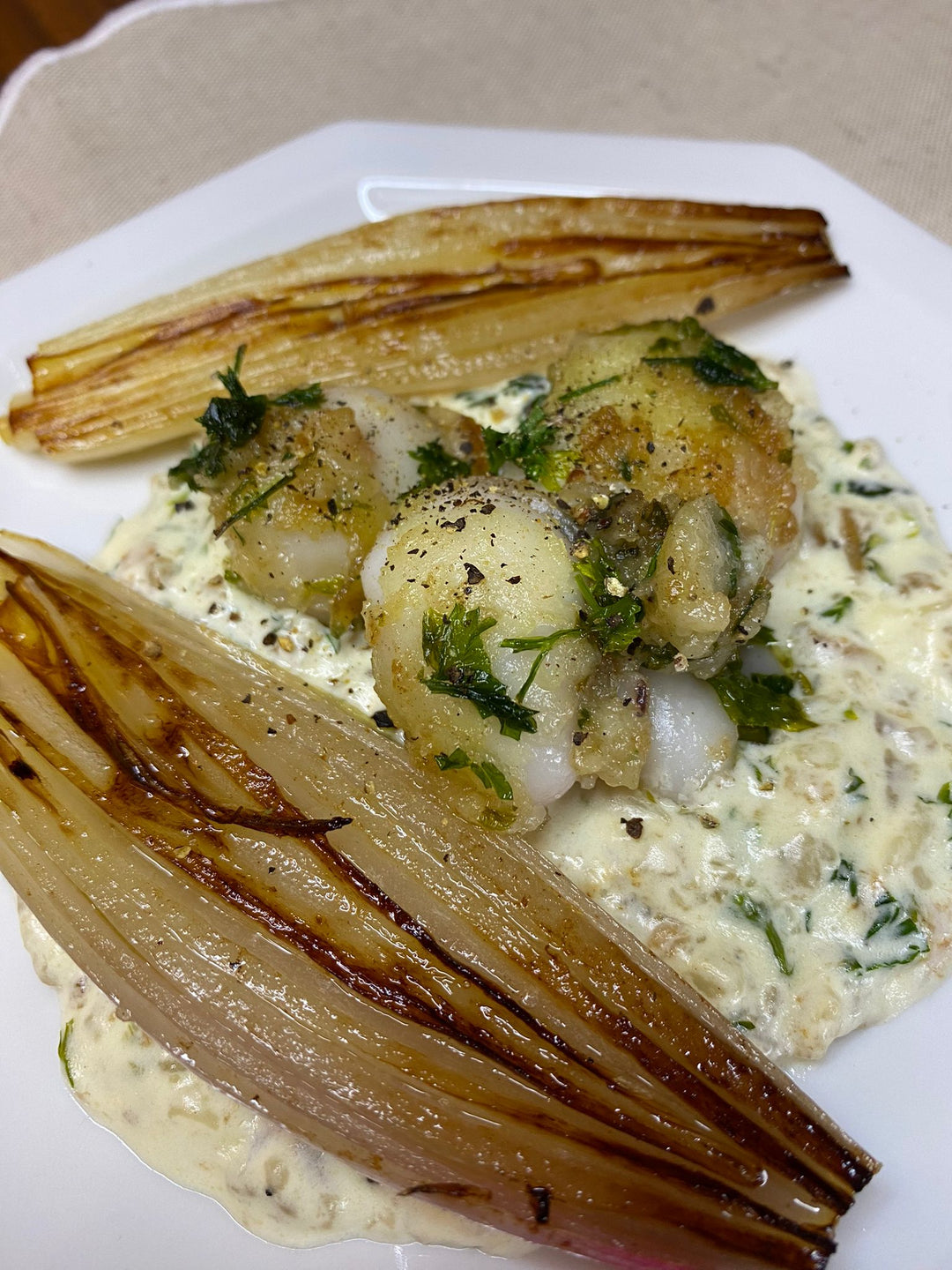 Calamars en persillades et échalotes confites