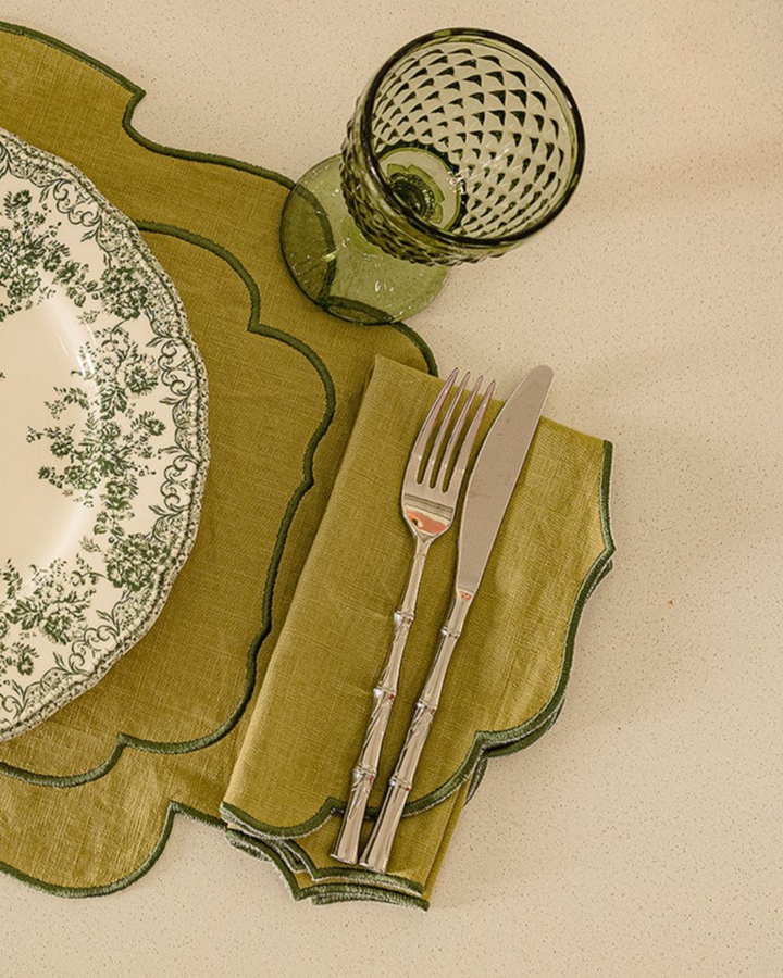Serviette Belmonte, vert olive avec vert Serviettes de table Mariaida Home