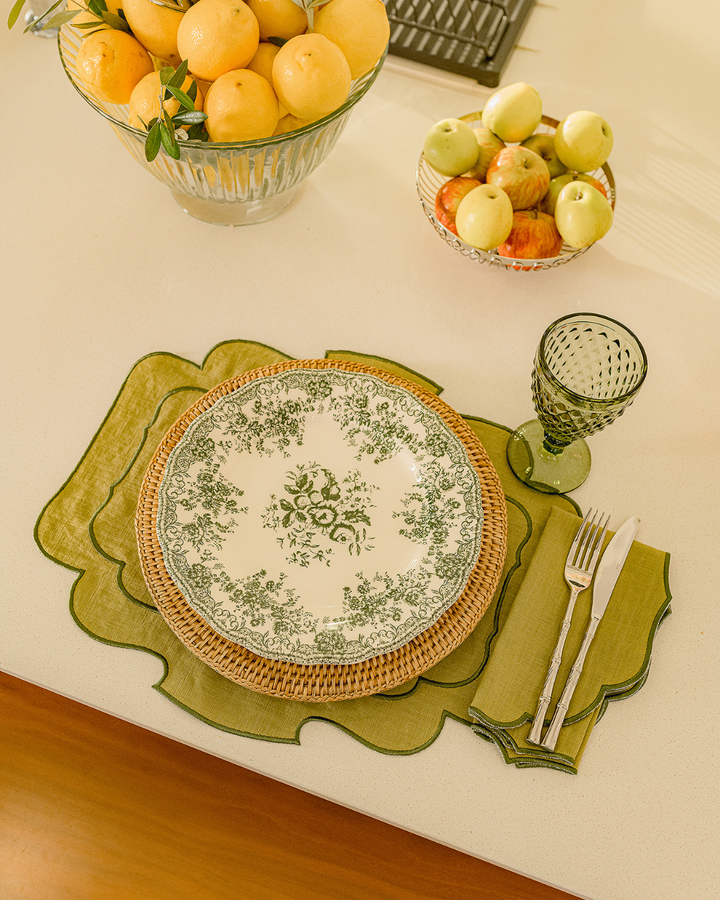 Set de table en lin et coton festonné Belmonte, vert sur vert Sets de table Mariaida Home