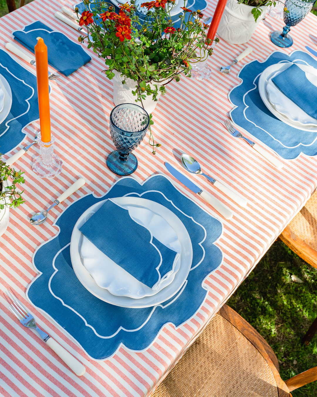 Set de table en lin et coton festonné Belmonte, bleu et blanc Sets de table Mariaida Home