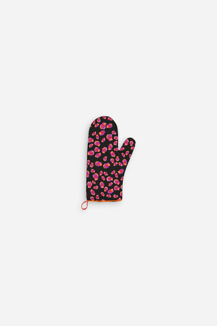 Black leopard print oven glove and mitt