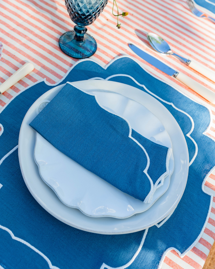 Serviette en lin et coton festonnée Belmonte, bleu et blanc Serviettes de table Mariaida Home