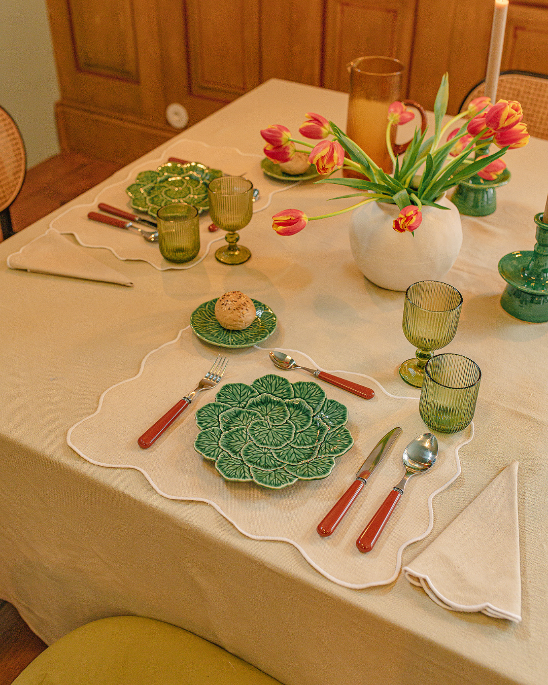 Serviette en lin et coton festonnée Belmonte, beige et blanc Serviettes de table Mariaida Home