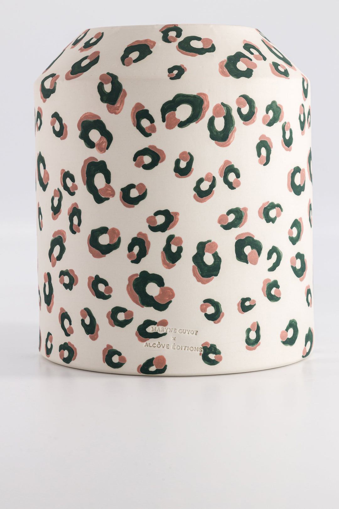 Vase bas motif léopard vert et rose - ALMA