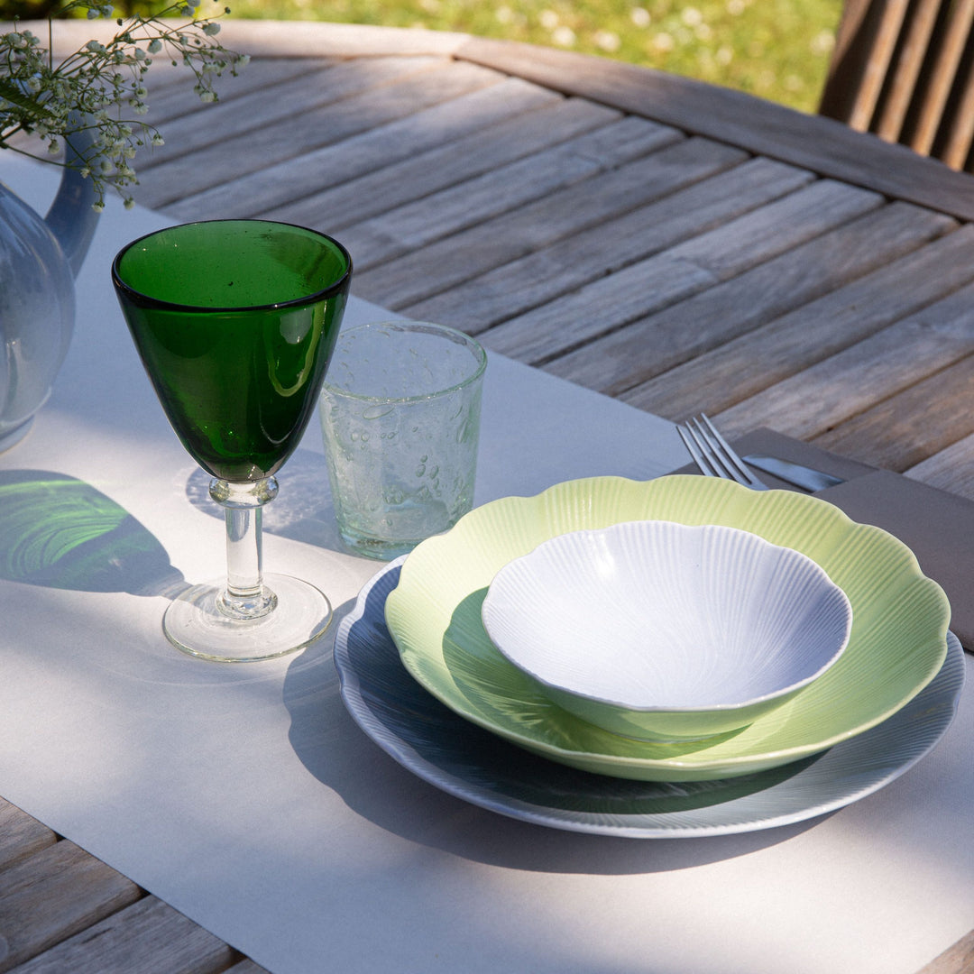 L'assiette creuse en porcelaine Tahiti - Verte Assiettes creuses Ogre la Fabrique