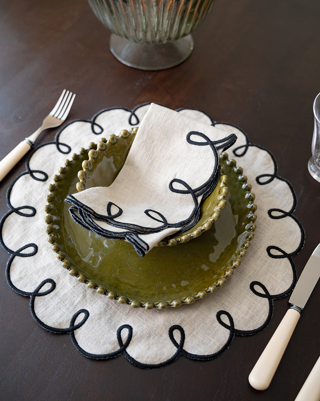 Set de table Lisboa, Beige et feston noir