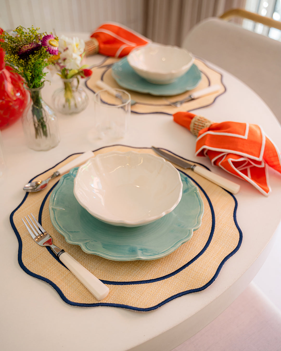 Set de table Orla en raphia avec feston bleu marine Sets de table Mariaida Home