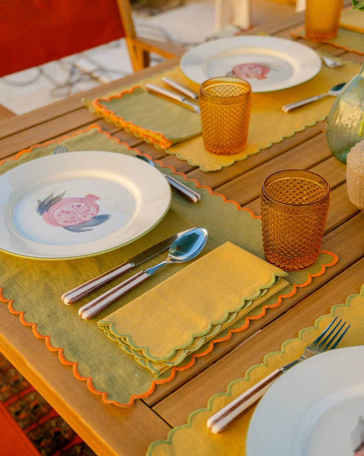 Serviette en lin et coton festonnée Aurora, jaune et vert Serviettes de table Mariaida Home