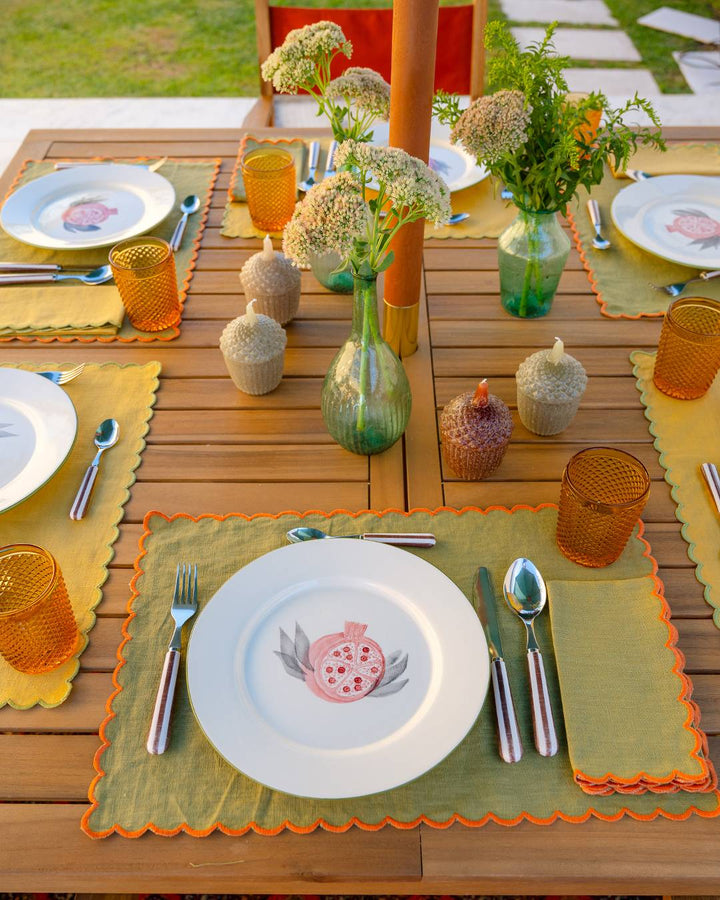 Serviette en lin et coton festonnée Aurora, vert et orange Serviettes de table Mariaida Home