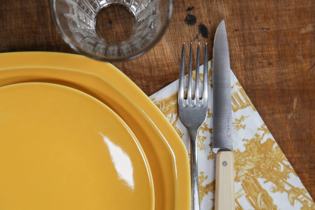 L'assiette à dessert en porcelaine ronde - Jaune moutarde Assiettes à dessert Ogre la Fabrique
