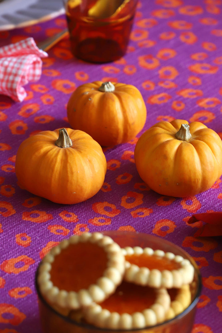Purple tablecloth with orange pattern - full-bodied cinnamon