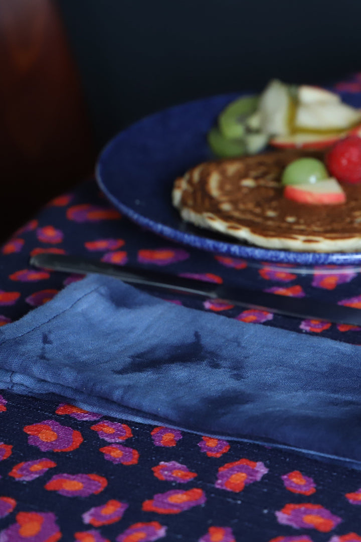 Rectangular "Blue Jean" effect tablecloth with pink, red and purple colors