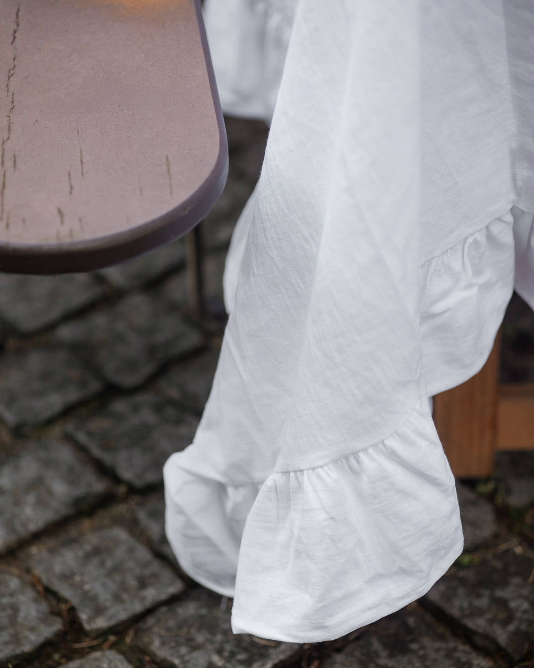 Nappe en lin/coton avec volants, blanc