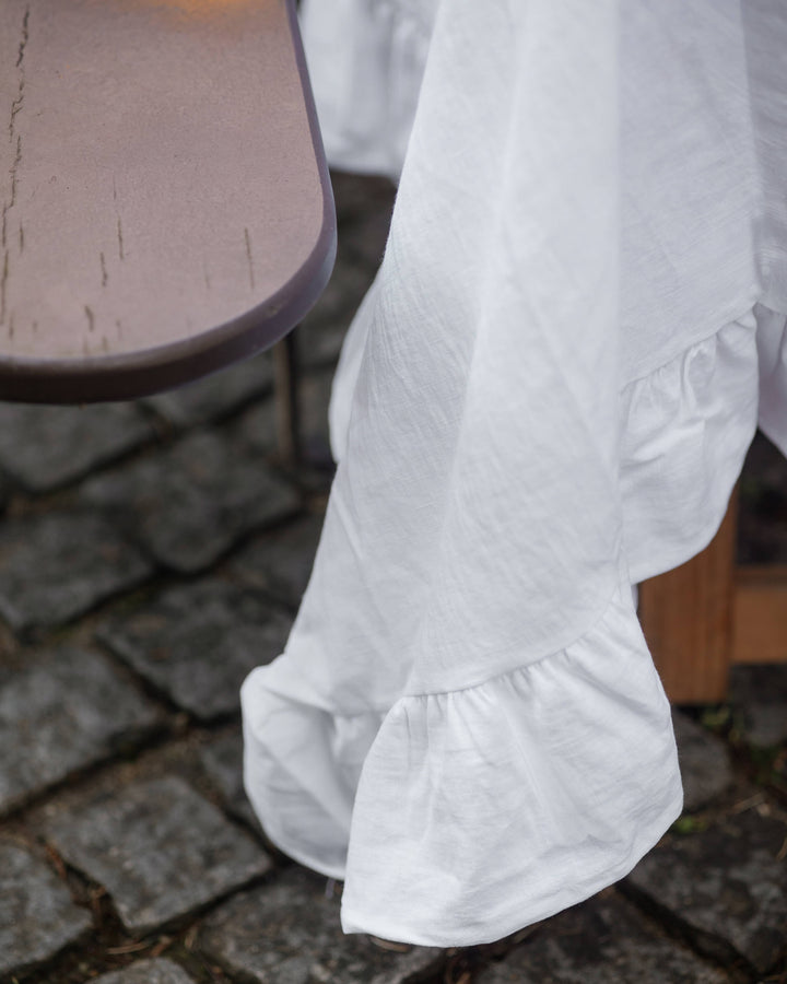 Nappe en lin/coton avec volants, blanc