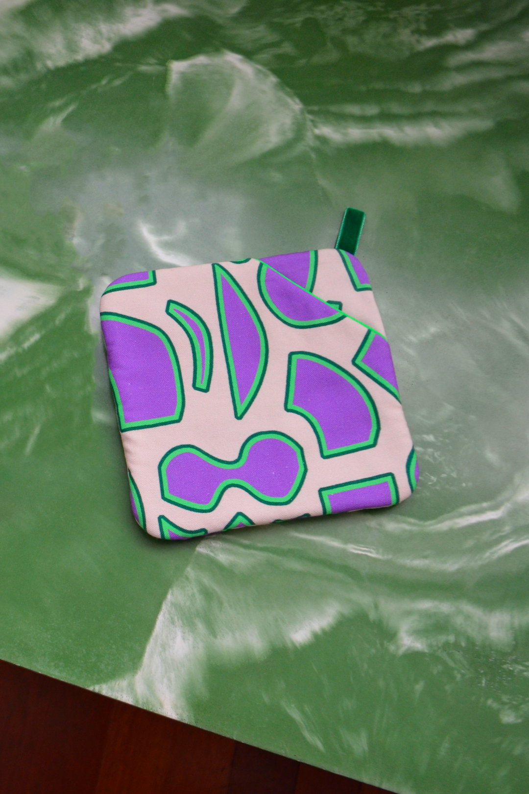 Gant cuisine motif spiral violet et green