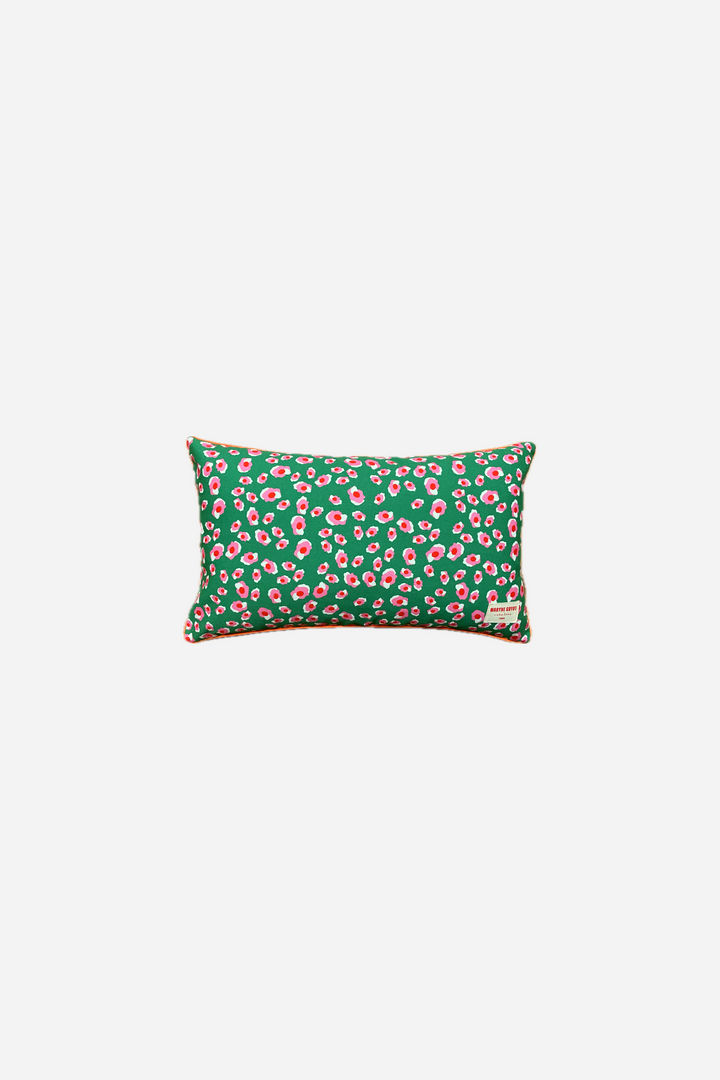 Coussin vert au motif iconique léopard rose blanc - Garance