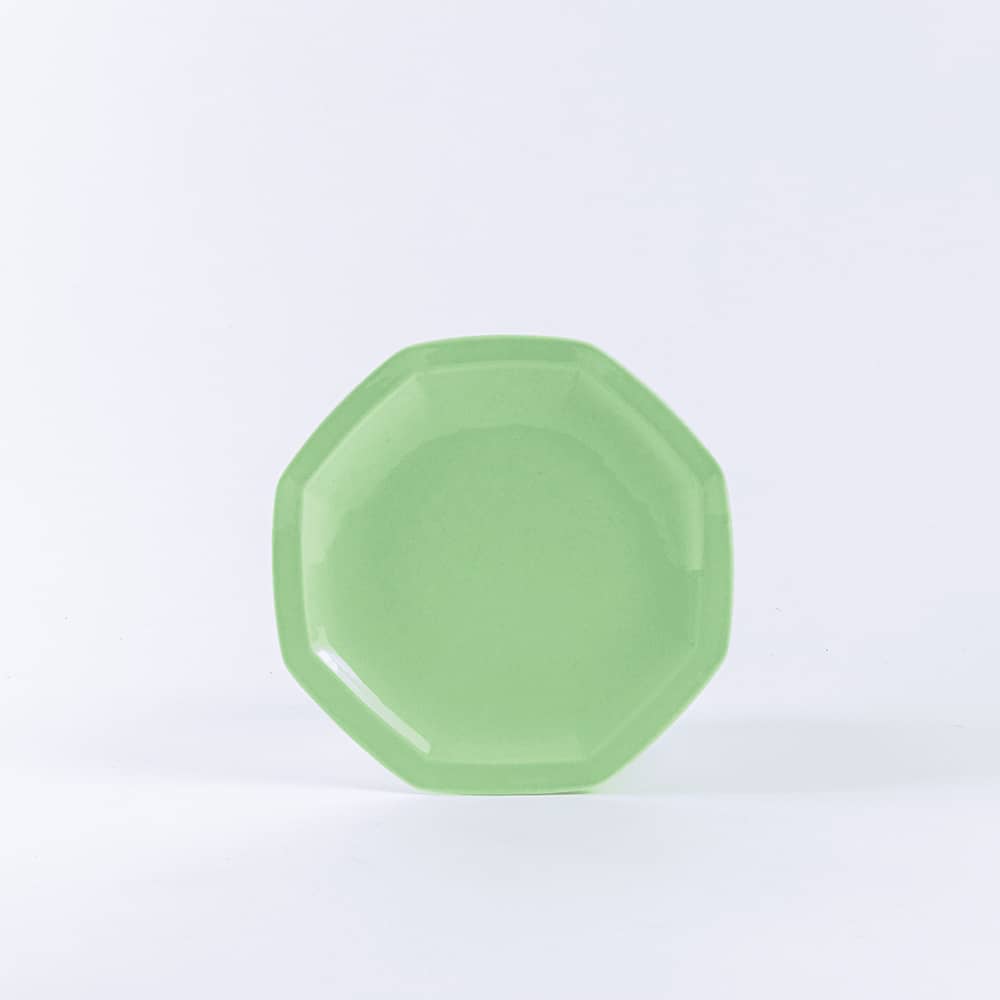 L'assiette à dessert en porcelaine octogonale - Vert amande Assiettes à dessert Ogre la Fabrique