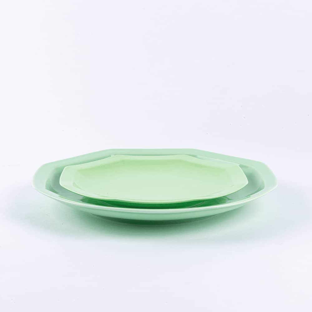 L'assiette à dessert en porcelaine octogonale - Vert amande Assiettes à dessert Ogre la Fabrique