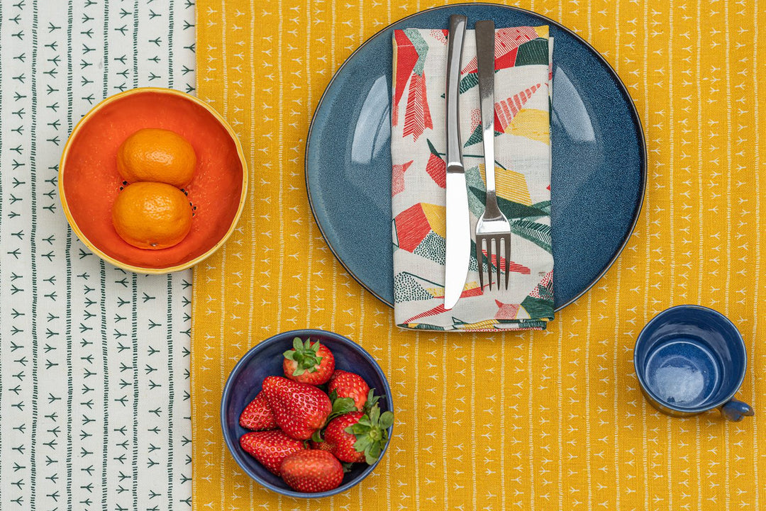 Chemin de table lin - Motif ARRASTA PÉ jaune ABACAXI Chemins de table Sabia Brasilian Design