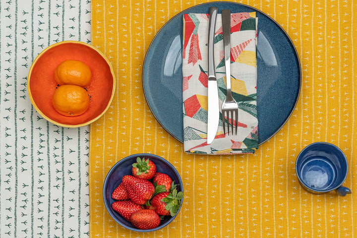 Chemin de table lin - Motif ARRASTA PÉ jaune ABACAXI Chemins de table Sabia Brasilian Design