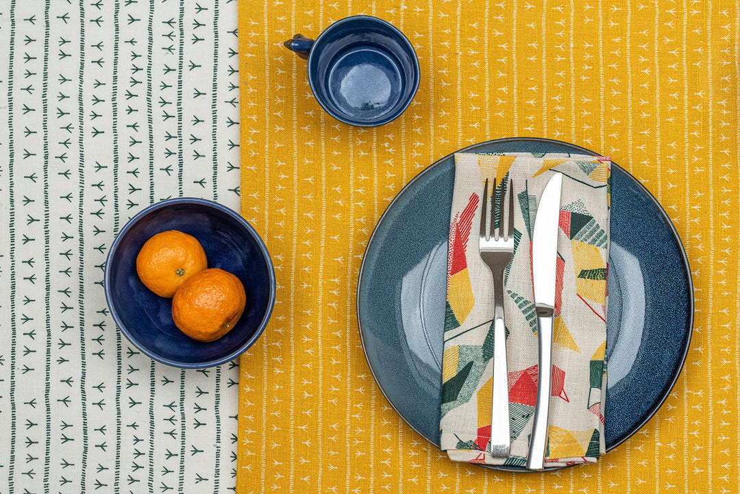 Chemin de table lin - Motif ARRASTA PÉ jaune ABACAXI Chemins de table Sabia Brasilian Design