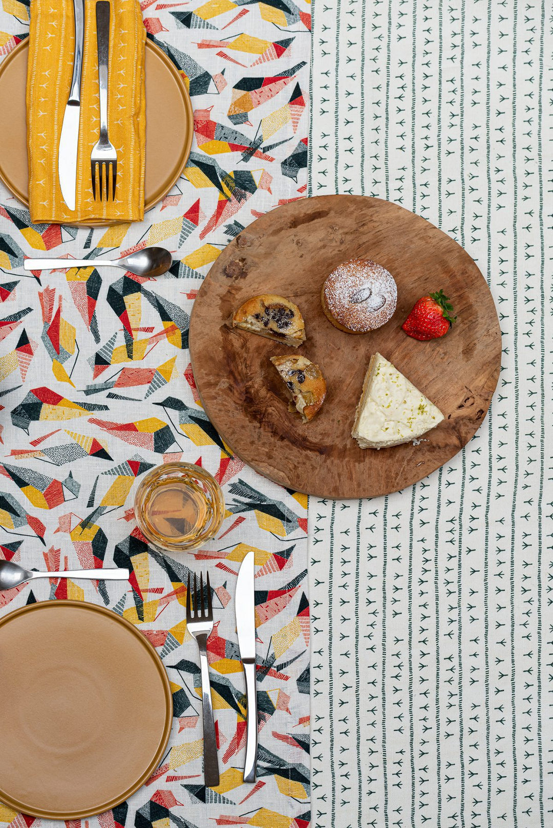 Chemin de table lin - Motif SABIÁ Chemins de table Sabia Brasilian Design