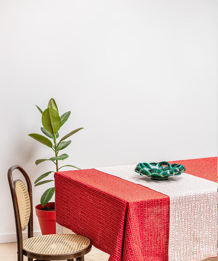 Chemin de table lin - Motif ARRASTA PÉ ROUGE Chemins de table Sabia Brasilian Design
