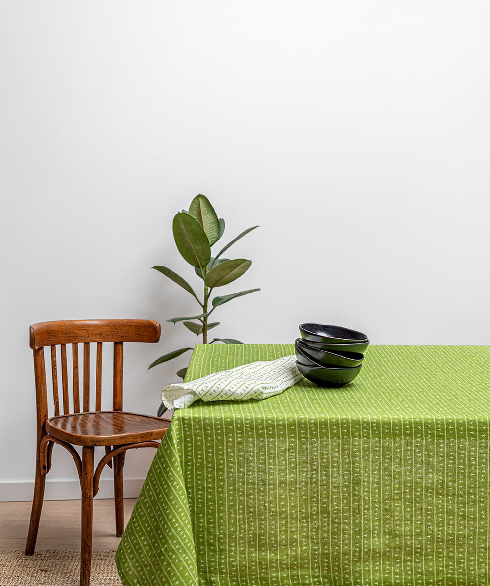 Nappe de table lin - Motif ARRASTA PÉ couleur vert ABACATE Nappes Sabia Brasilian Design