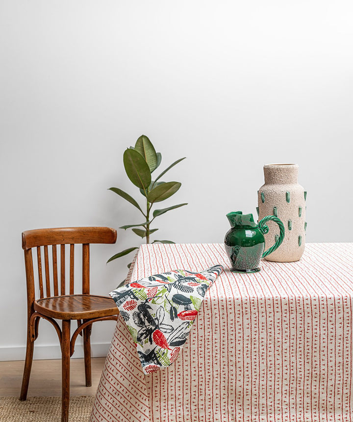 Nappe de table lin - Motif ARRASTA PÉ couleur ROUGE Nappes Sabia Brasilian Design