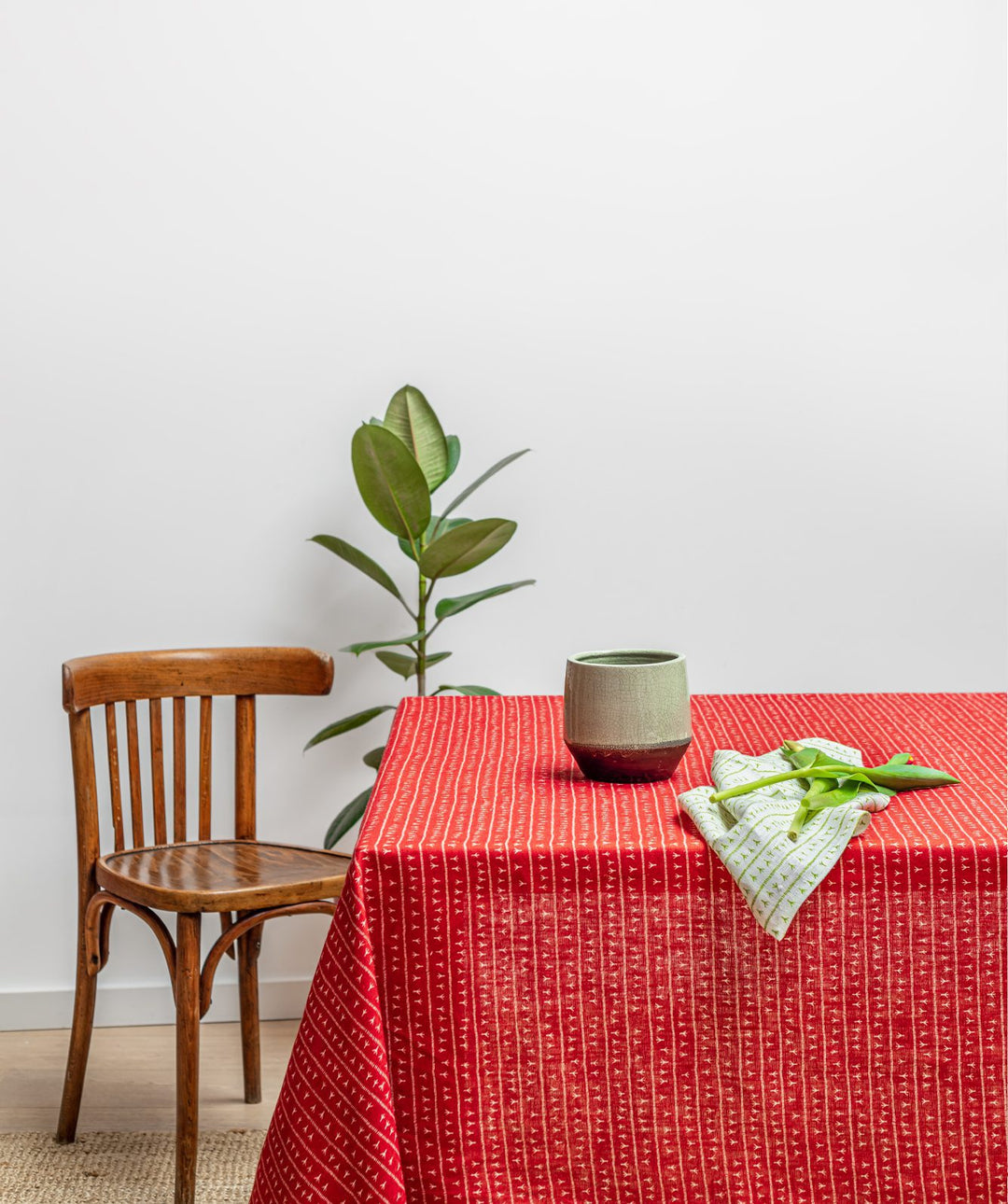 Nappe de table lin - Motif ARRASTA PÉ couleur rouge TERRA Nappes Sabia Brasilian Design