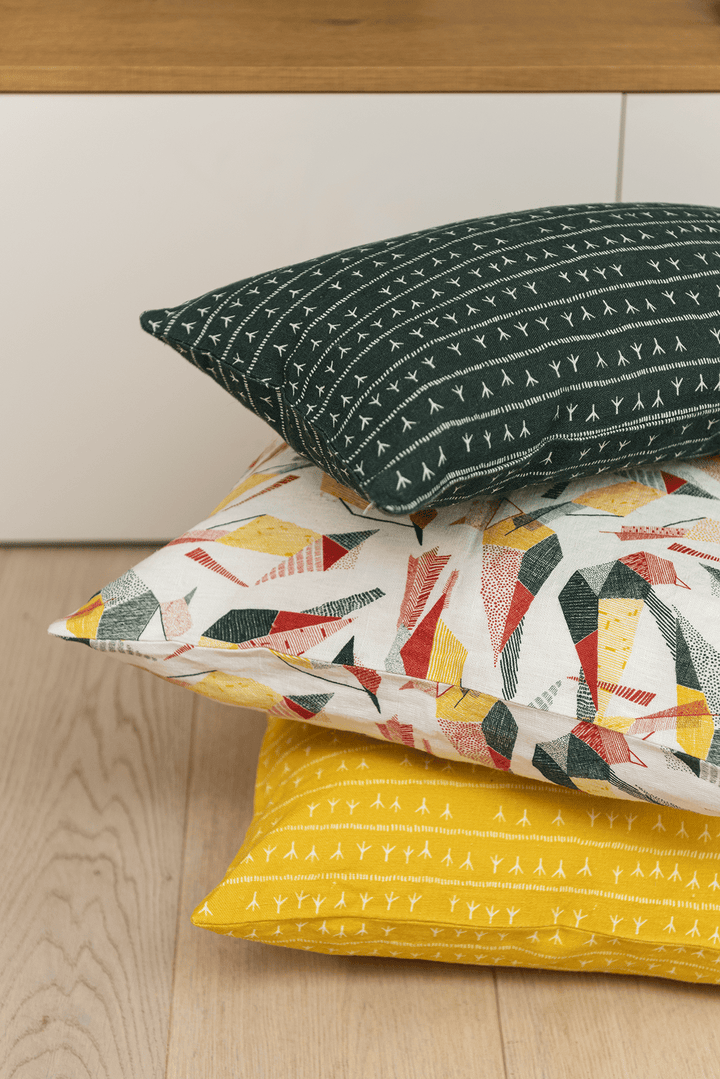 Housse de coussin lin 30x50 - Motif ARRASTA PÉ couleur jaune ABACAXI