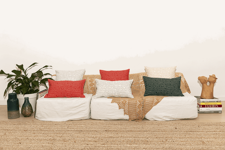 Housse de coussin lin 30x50 - Motif ARRASTA PÉ couleur rouge TERRA