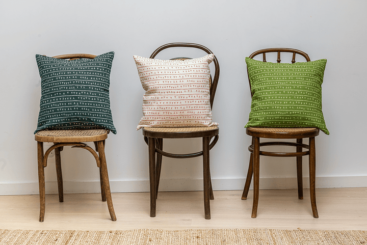 Housse de coussin lin 45x45 - Motif ARRASTA PÉ couleur vert ABACATE Housses de coussins Sabia Brasilian Design