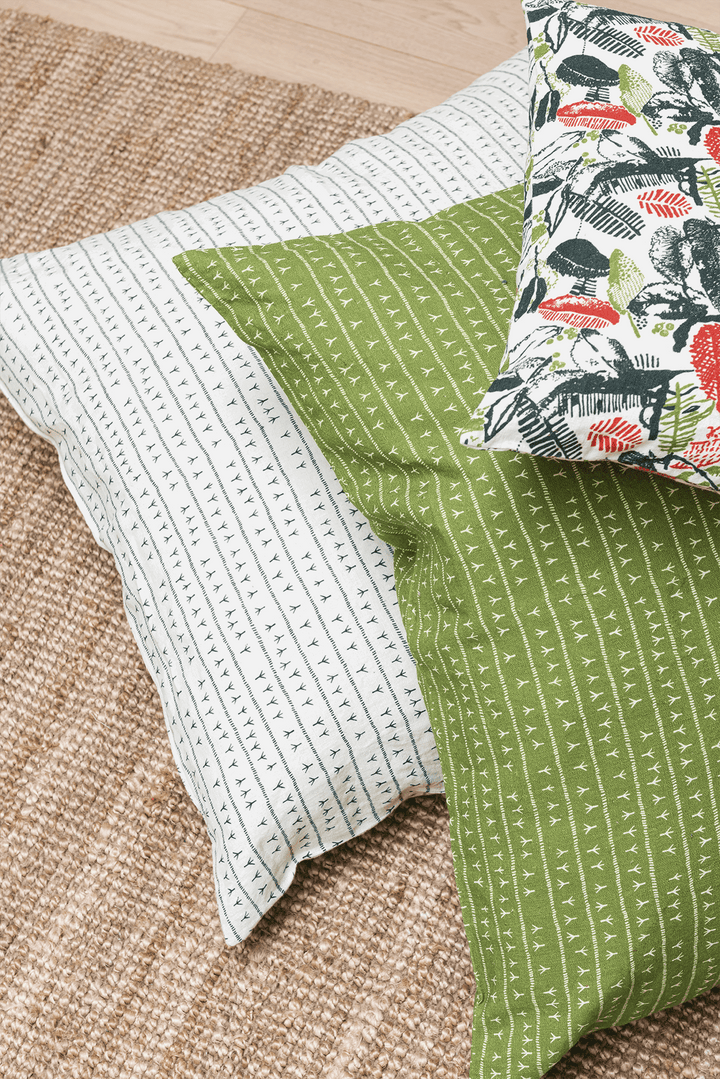 Housse de coussin lin 80x80 - Motif ARRASTA PÉ couleur vert ABACATE Housses de coussins Sabia Brasilian Design