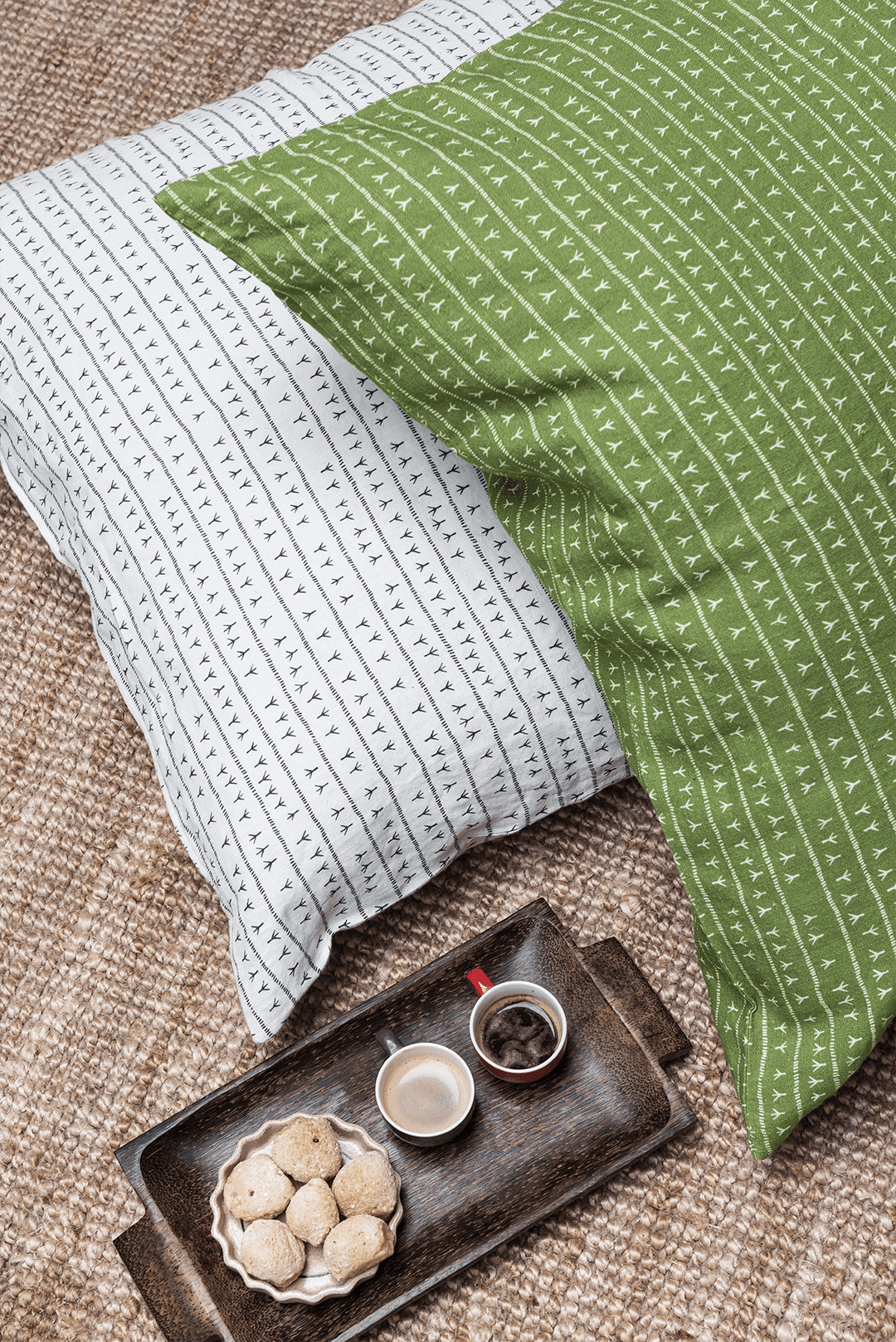 Housse de coussin lin 80x80 - Motif ARRASTA PÉ couleur vert FOLHA Housses de coussins Sabia Brasilian Design