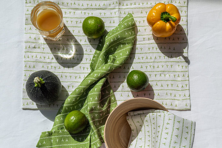 Set de table lin (par 2) encadré 35x50 - Motif ARRASTA PÉ couleur VERT Sets de table Sabia Brasilian Design