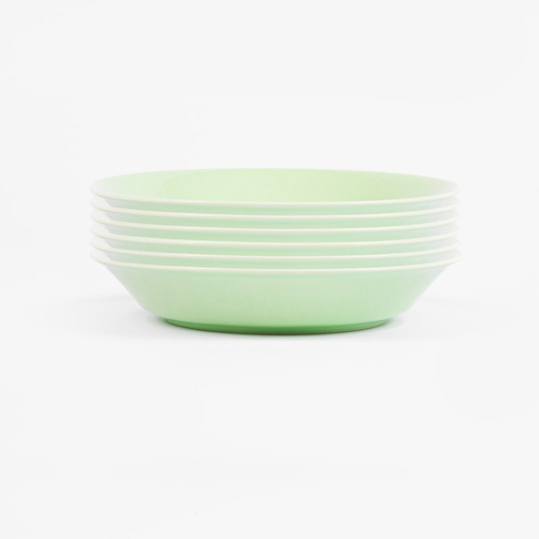 L'assiette creuse ronde en porcelaine - Vert amande Assiettes creuses Ogre la Fabrique