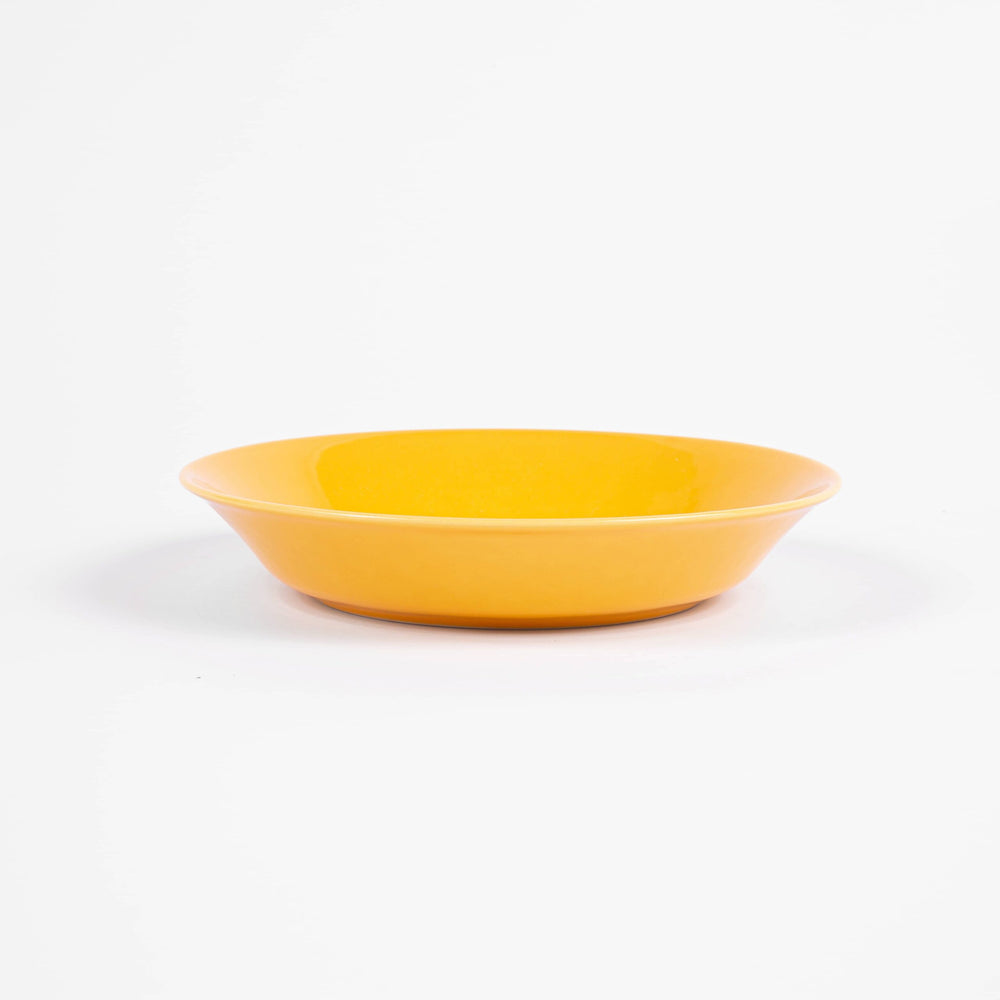L'assiette creuse ronde en porcelaine - Jaune moutarde Assiettes creuses Ogre la Fabrique