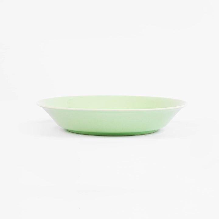 L'assiette creuse ronde en porcelaine - Vert amande Assiettes creuses Ogre la Fabrique