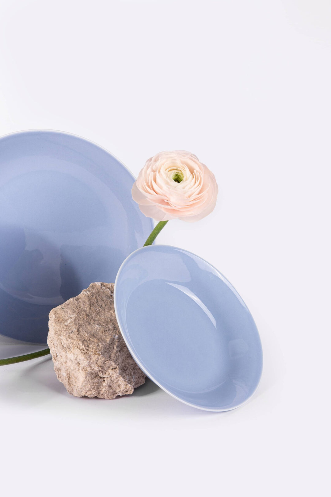 L'assiette creuse ronde en porcelaine - Bleu pastel Assiettes creuses Ogre la Fabrique