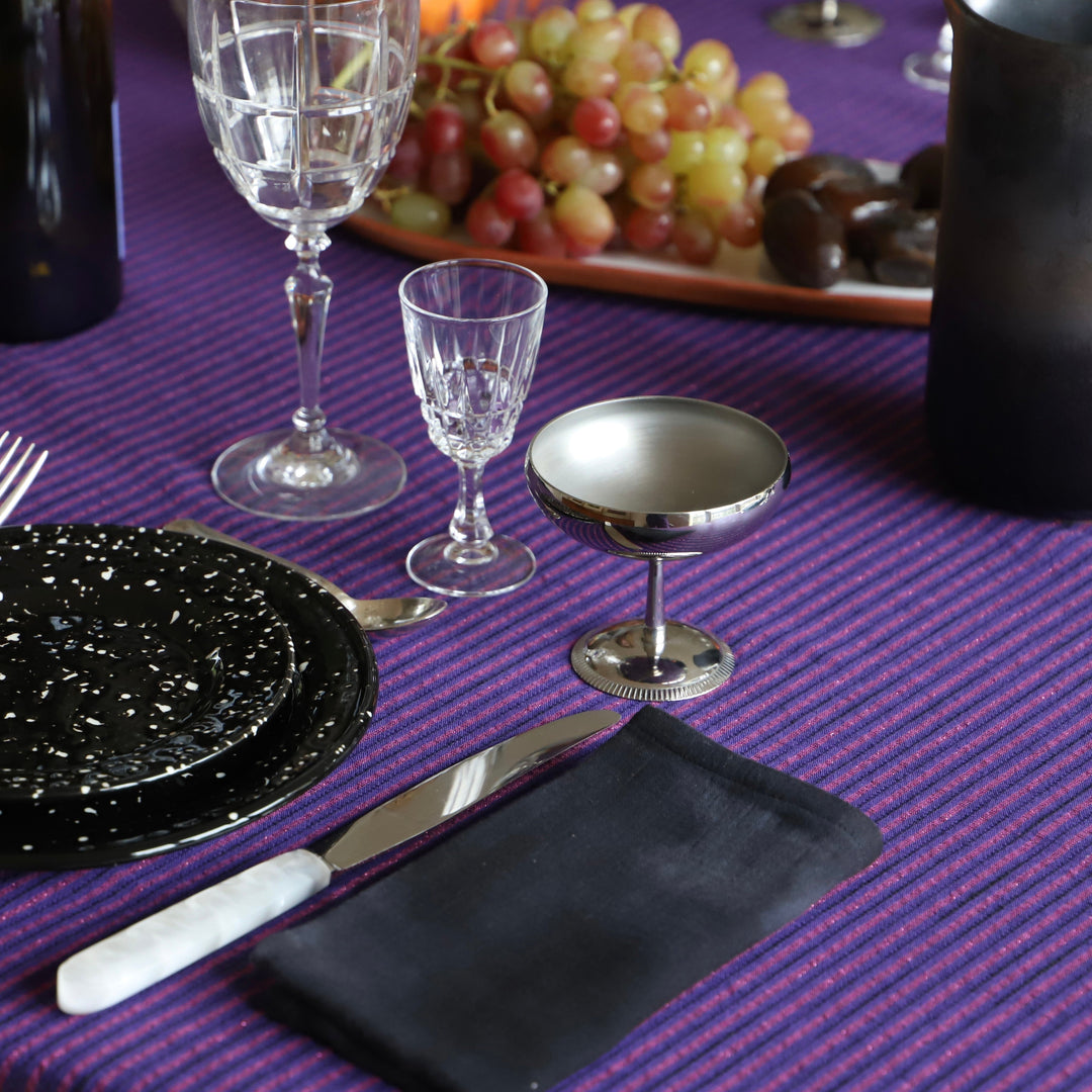 Nappe violette à rayure noire et rose brillant - Jacinthe Nappes Maryne Guyot créations
