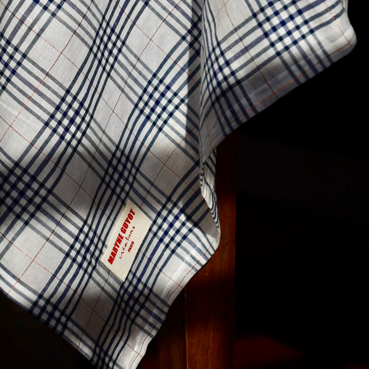 Nappe légère blanche au motif carreaux bleu marine et cuivré - Douce ligne Nappes Maryne Guyot créations