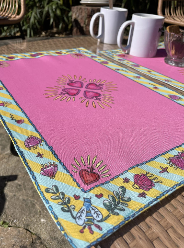 Sets de table - Tissu anti-tâches - Motifs cœur sacré - Fond uni rose Sets de table Maison Datcha