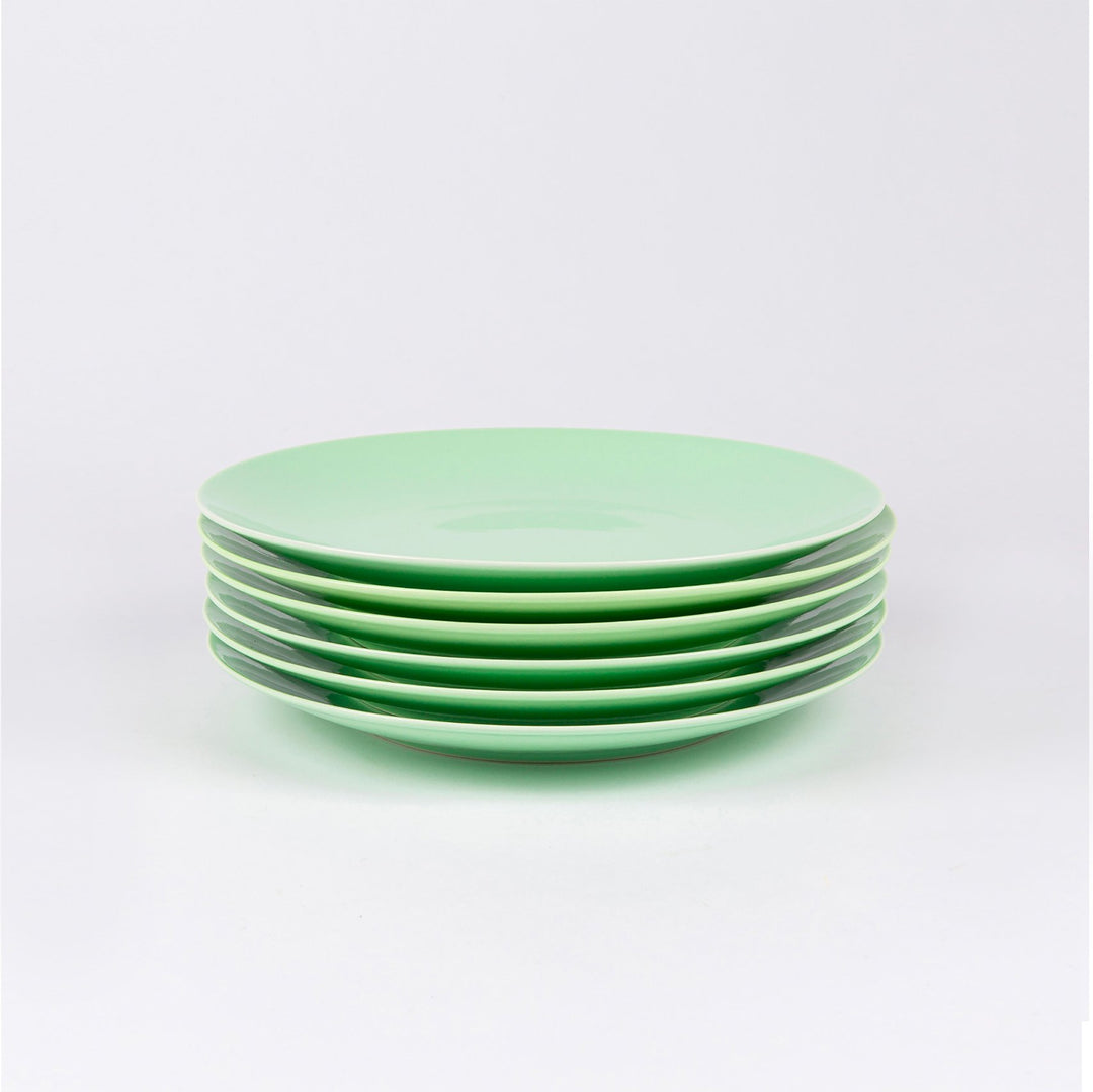 L'assiette à dessert ronde en porcelaine - Vert amande Assiettes à dessert Ogre la Fabrique