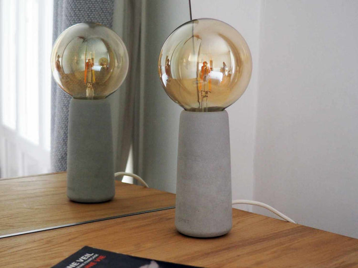 Lampe à poser en béton - Phare Lampes Gone's