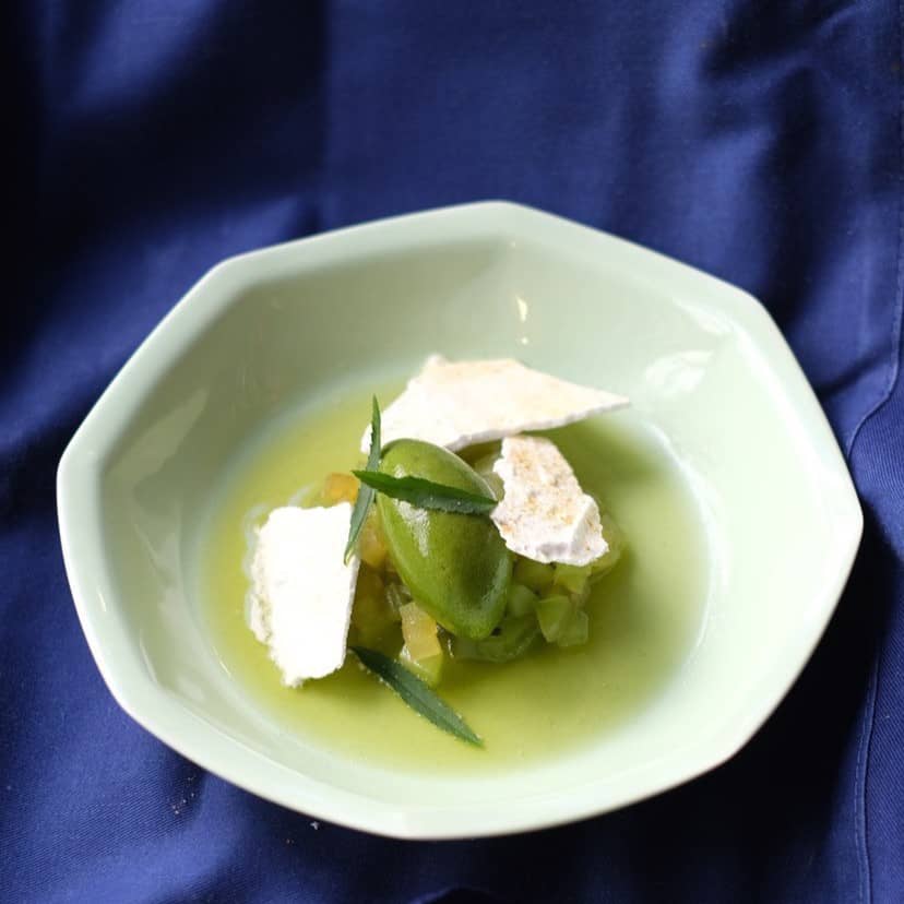 L'assiette creuse en porcelaine octogonale - Vert amande Assiettes creuses Ogre la Fabrique