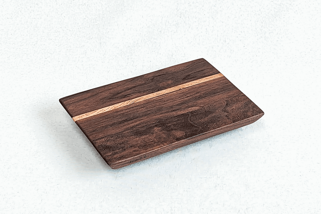 Planche à découper Kelt en noyer et chêne massifs made in France