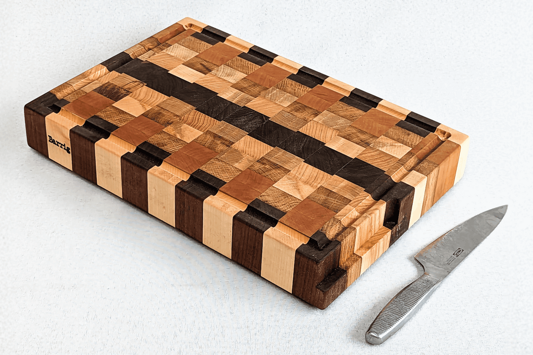 Billot de cuisine artisanal BARRIG avec porte-couteau aimanté – Billot en bois massif made in France