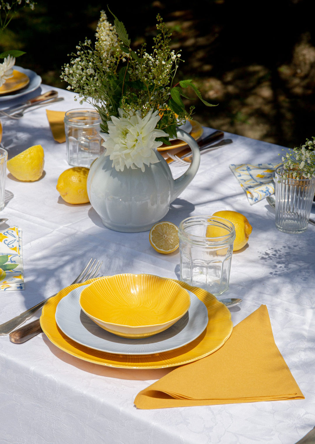 L'assiette plate en porcelaine Tahiti - Jaune Assiettes à diner Ogre la Fabrique