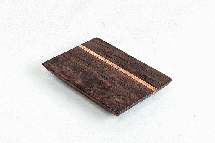 Planche à découper Kelt en noyer et chêne massifs made in France